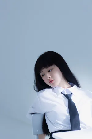 赵露思齐刘海高冷气质写真图片_4