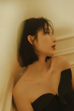 张俪甜美抹胸裙写真图片_7