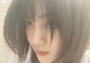 王梓薇清新短发图片