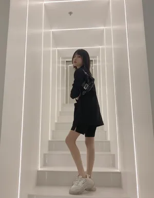 王梓薇清新短发图片_3