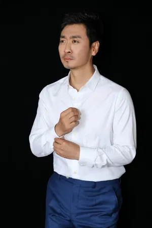 黄俊鹏西服长裤绅士帅气写真第1张