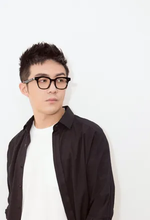 李泽锋帅气养眼活动照图片