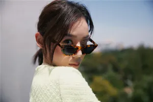 袁姗姗甜酷时尚写真图片_2