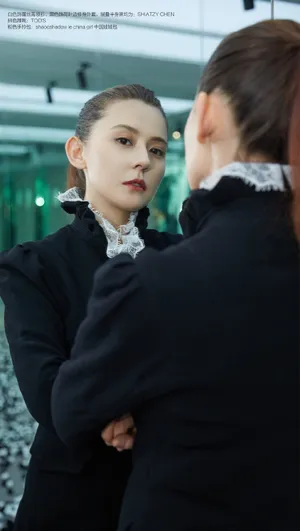 热依扎性感酷黑写真图片