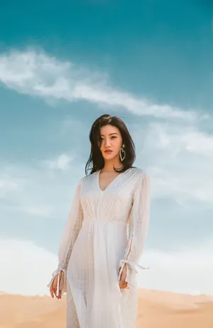 景甜唯美迷人沙漠写真图片_6