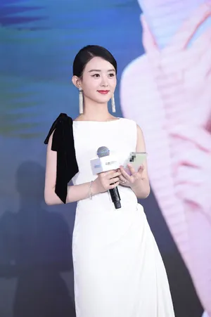 赵丽颖白色礼服活动照图片_2