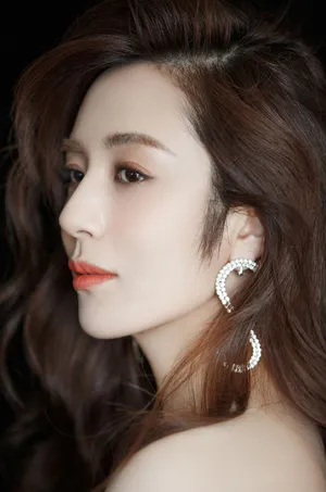 王晓晨性感温婉活动写真图片_2
