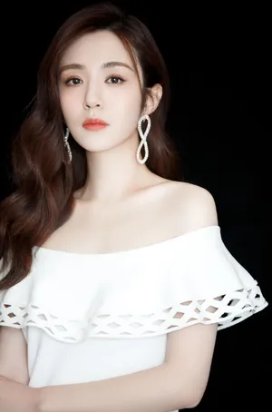 王晓晨性感温婉活动写真图片_3