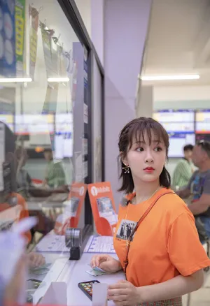 杨紫夏日活力私服照图片