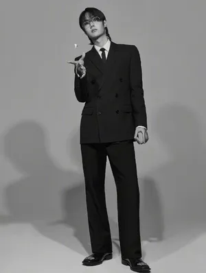 王一博酷帅魅力写真图片_15