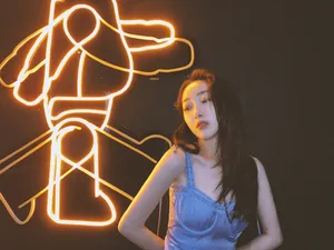 蒋梦婕清新甜美街拍图片