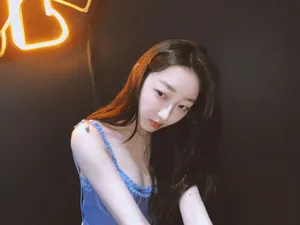 蒋梦婕清新甜美街拍图片_2