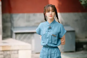 迪丽热巴遇见天坛双羊角辫甜美图片_2