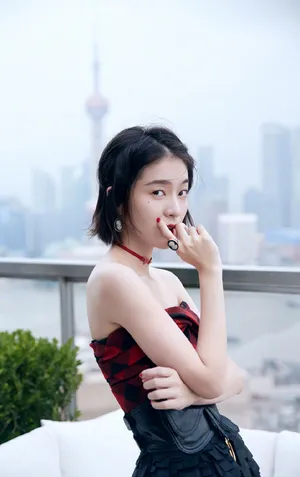 张雪迎性感优雅写真图片