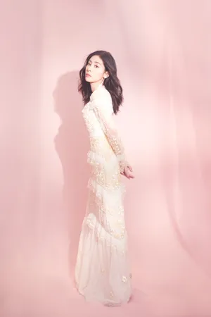 张碧晨粉色温婉写真图片_6