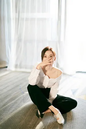 袁姗姗时尚优雅写真图片_5