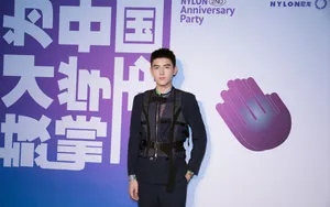 陈飞宇帅气养眼活动照图片_1