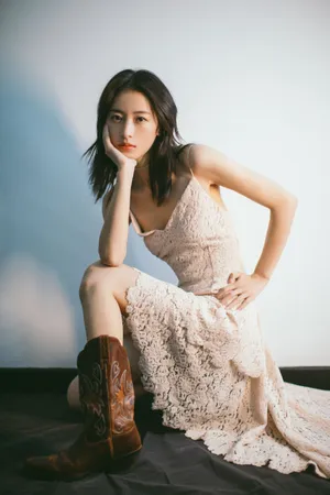 周雨彤清新甜美写真图片_1