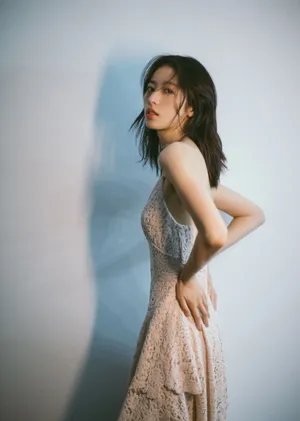 周雨彤清新甜美写真图片_2