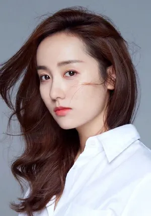 吕一白衬衫气质写真图片_2