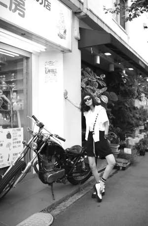王紫璇日本街头性感街拍图片_5