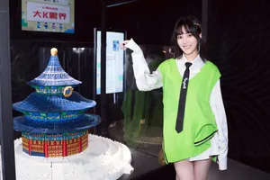 王梓薇绿色清秀写真图片_3