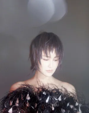 张歆艺最新复古风写真图片_1