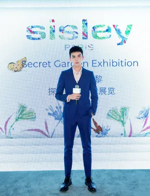 吴磊清新短发西装写真图片_7