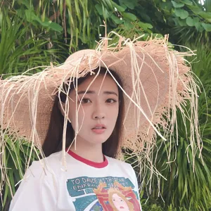 徐璐清新草帽女孩写真图片_1