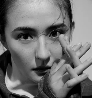 热依扎率性酷美写真图片_2