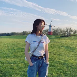 白鹿清新甜美图片