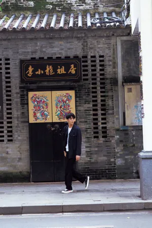 曾舜晞清爽白衬衫街拍写真图片_6