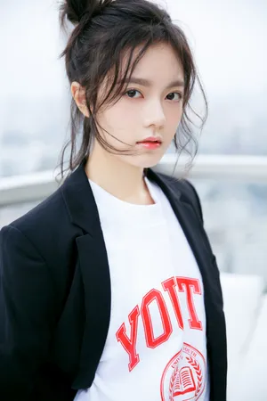 赵今麦酷美西装写真图片_2