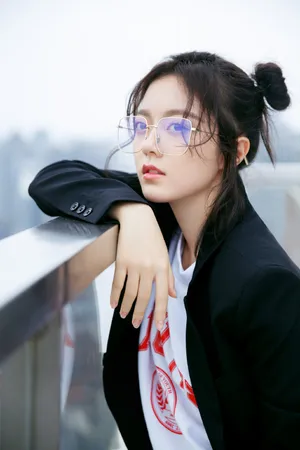 赵今麦酷美西装写真图片_5