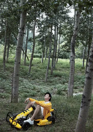 王彦霖硬朗帅气写真图片_5
