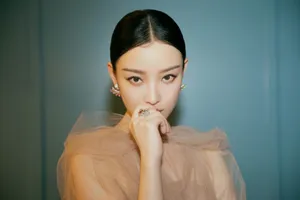 倪妮裸粉纱裙优雅写真图片_7