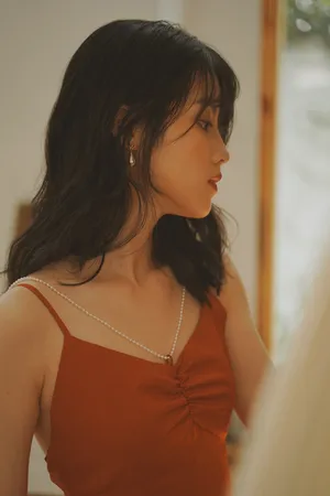 章乐韵性感美艳吊带裙写真图片_3