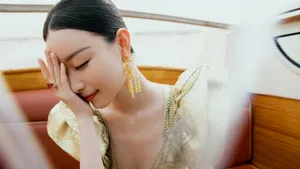 倪妮温婉俏皮写真图片