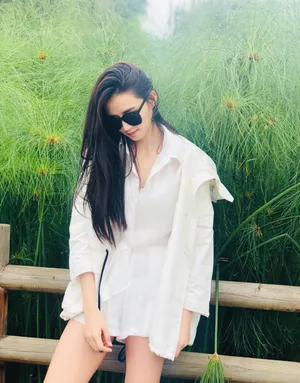 周开开性感旅拍照图片_3