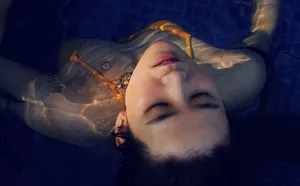 周开开迷人曲线性感水中摄影写真_5