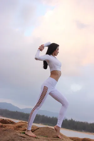 周开开火辣身材性感旅拍图片_5