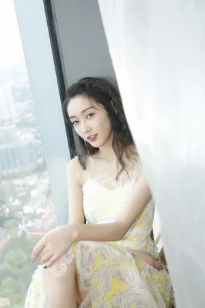 宣璐吊带裙性感写真图片