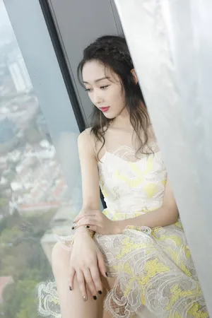宣璐吊带裙性感写真图片