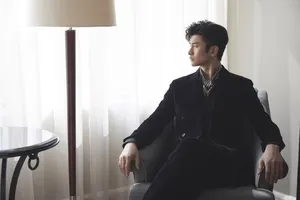 张云龙儒雅魅力西装写真图片_4