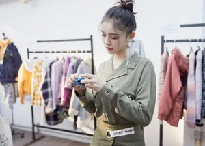 林允丸子头清新甜美图片