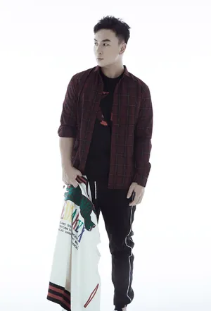 释小龙清爽帅气写真图片_4