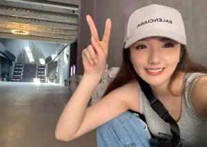 苏晓彤搞怪俏皮自拍照图片_2