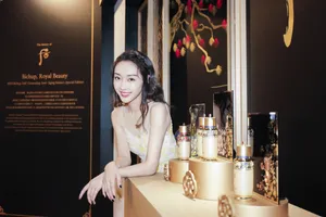 宣璐清丽动人活动照图片