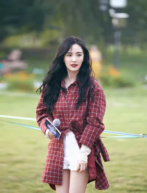 杨幂《中国达人秀》性感写真图片_7