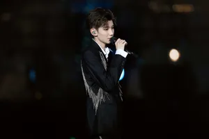王源酷黑造型写真图片_5